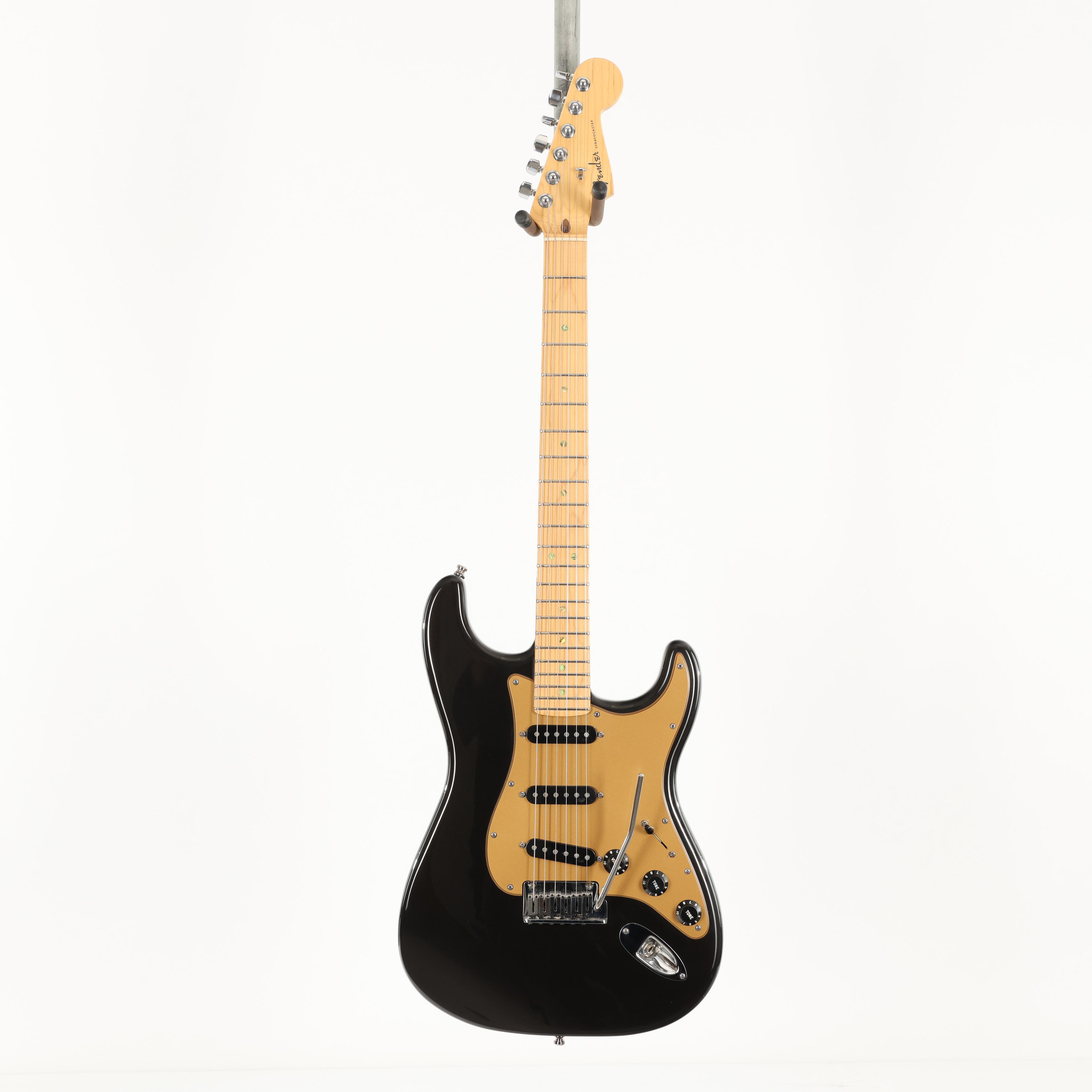 ギター Fender Stratocaster American deluxe Second Hand Fender American Deluxe Strat - Andertons Music Co.